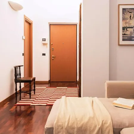 ALTIDO Superb&Chic Flat in Viale Geno, Como Lake